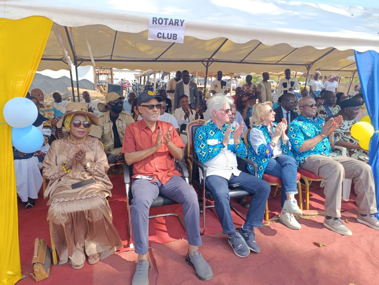 Le Maire de la commune de Yamoussoukro pose la première pierre d'un grand groupe scolaire moderne dans le quartier Morofé-Est