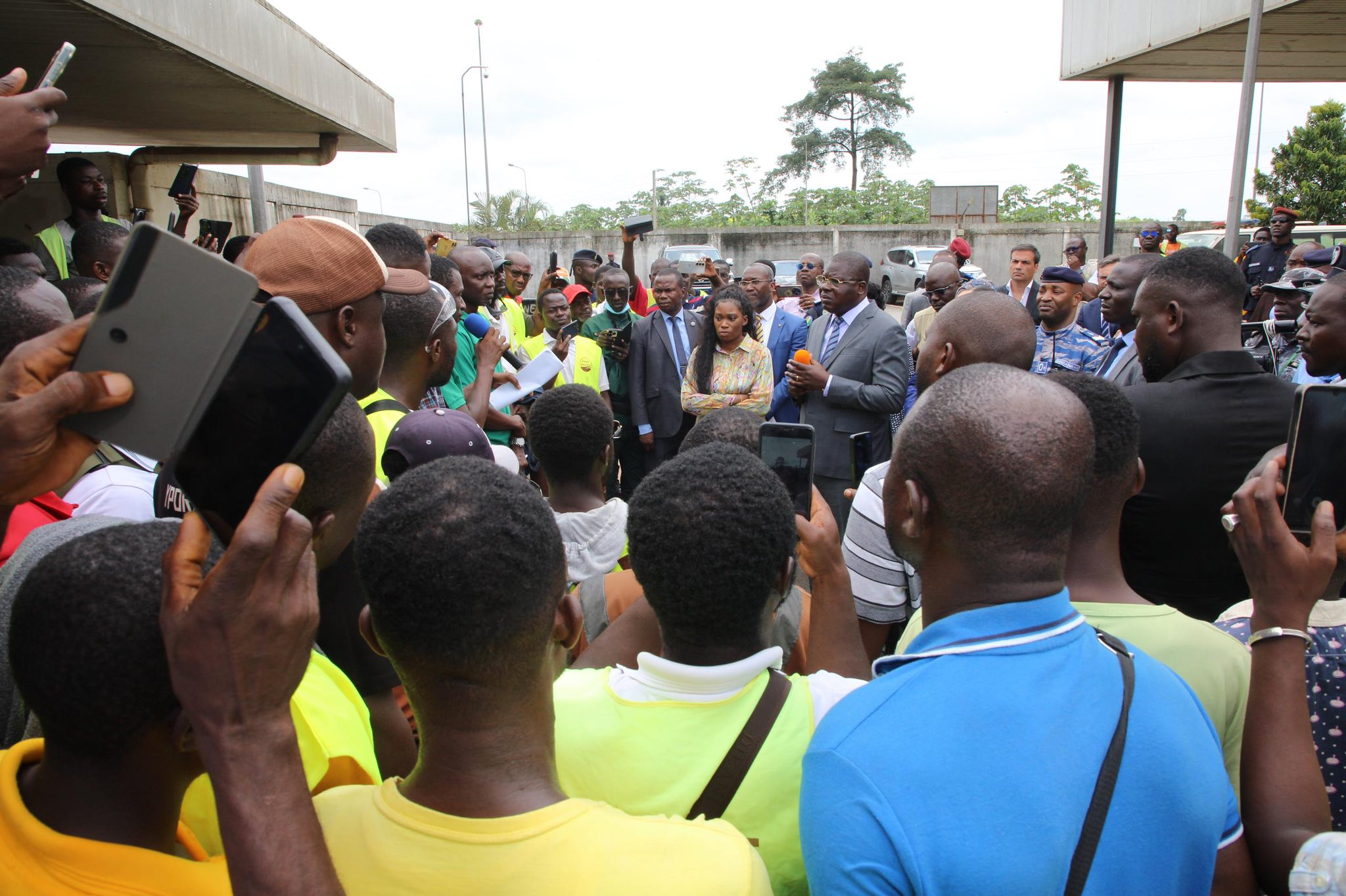 Salaires et conditions de travail au CVET de Kossihouen le dialogue du Ministre porte ses fruits