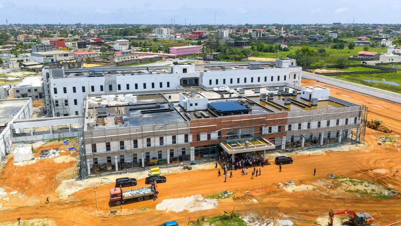 Le futur centre de lutte contre le cancer de Grand-Bassam sera livré en juin 2026 avec un taux d'avancement de 65%