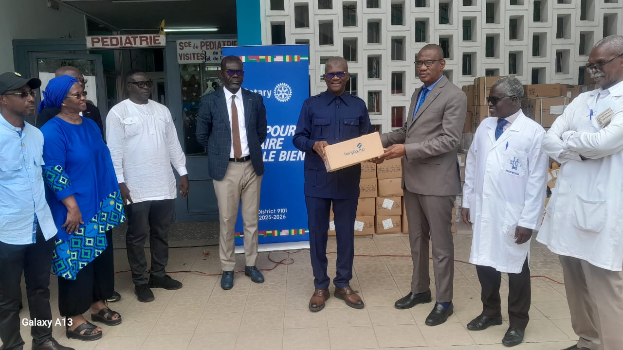 Le Rotary offre plus de 20 millions FCFA de médicaments au CHU de Treichville