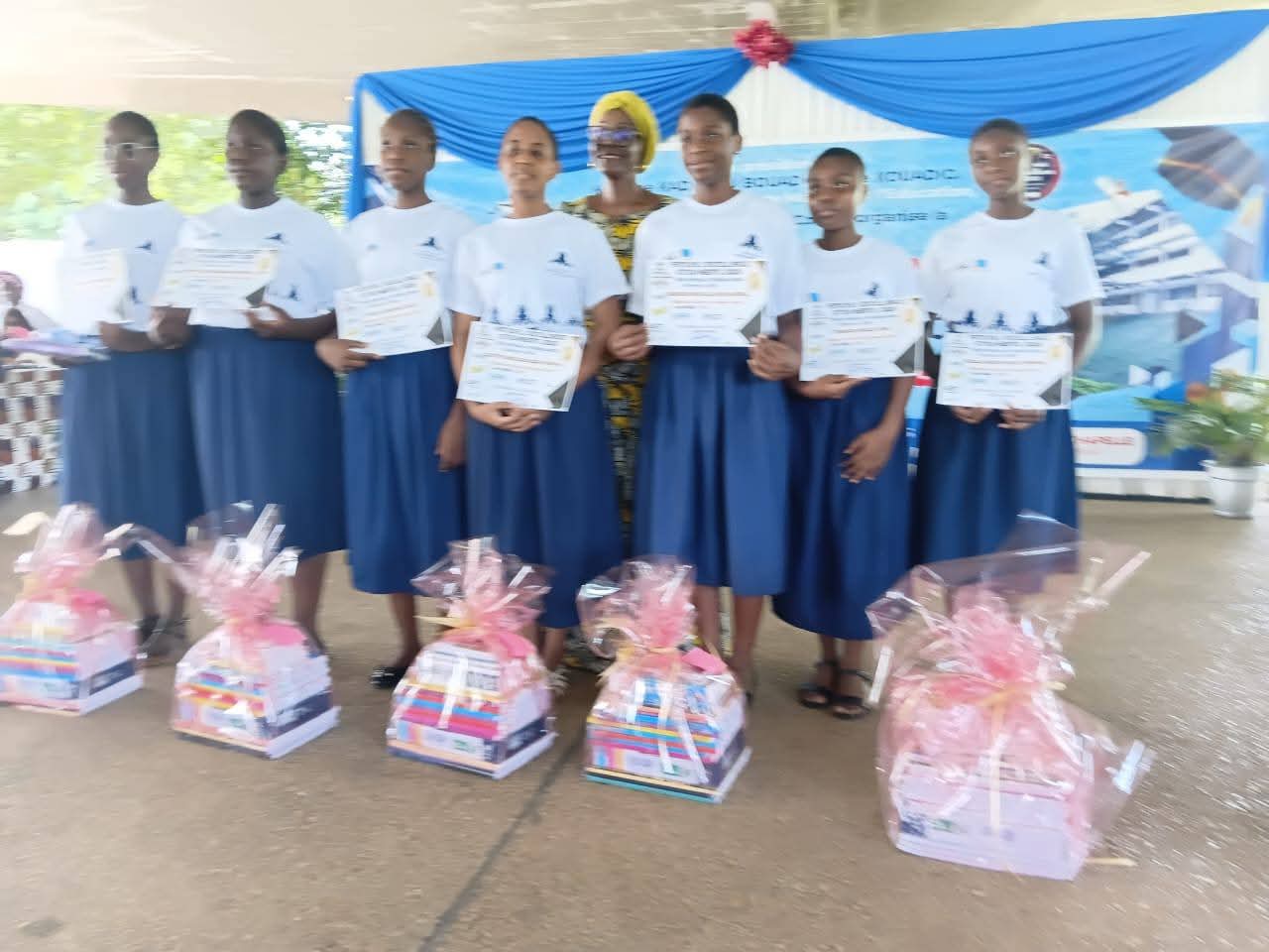 Le docteur Gouaré Amême salue les performances des élèves du lycée sainte Marie de Cocody et encourage les candidates aux examens