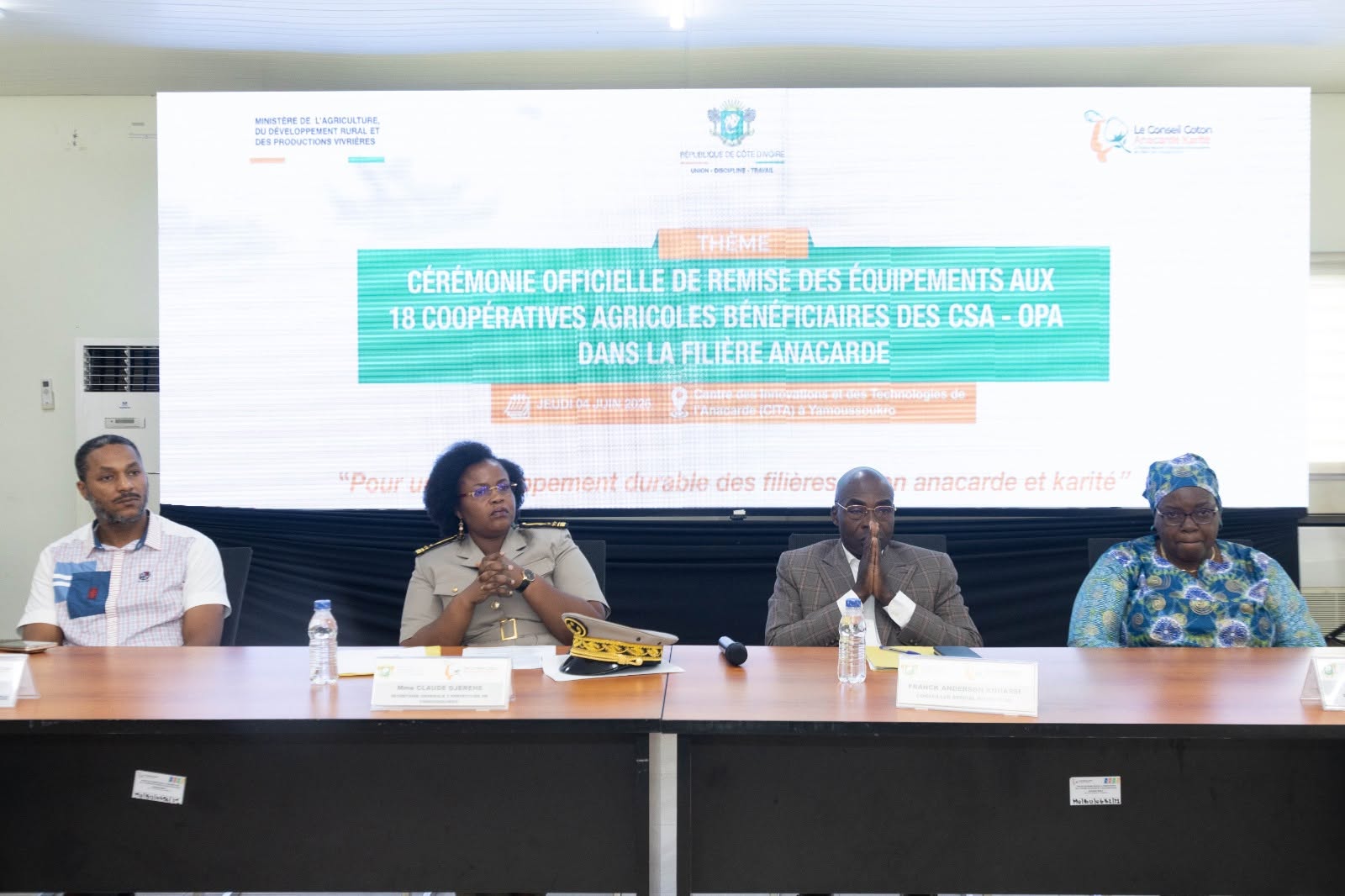 18 coopératives de la filière anacarde reçoivent 90 millions FCFA d'équipements agricoles