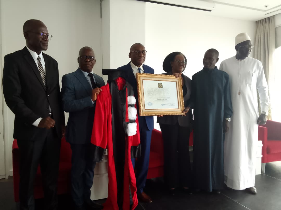 Macky Sall reçoit les distinctions de l'alternance démocratique et Doctorat Honoris Causa pour son héritage politique